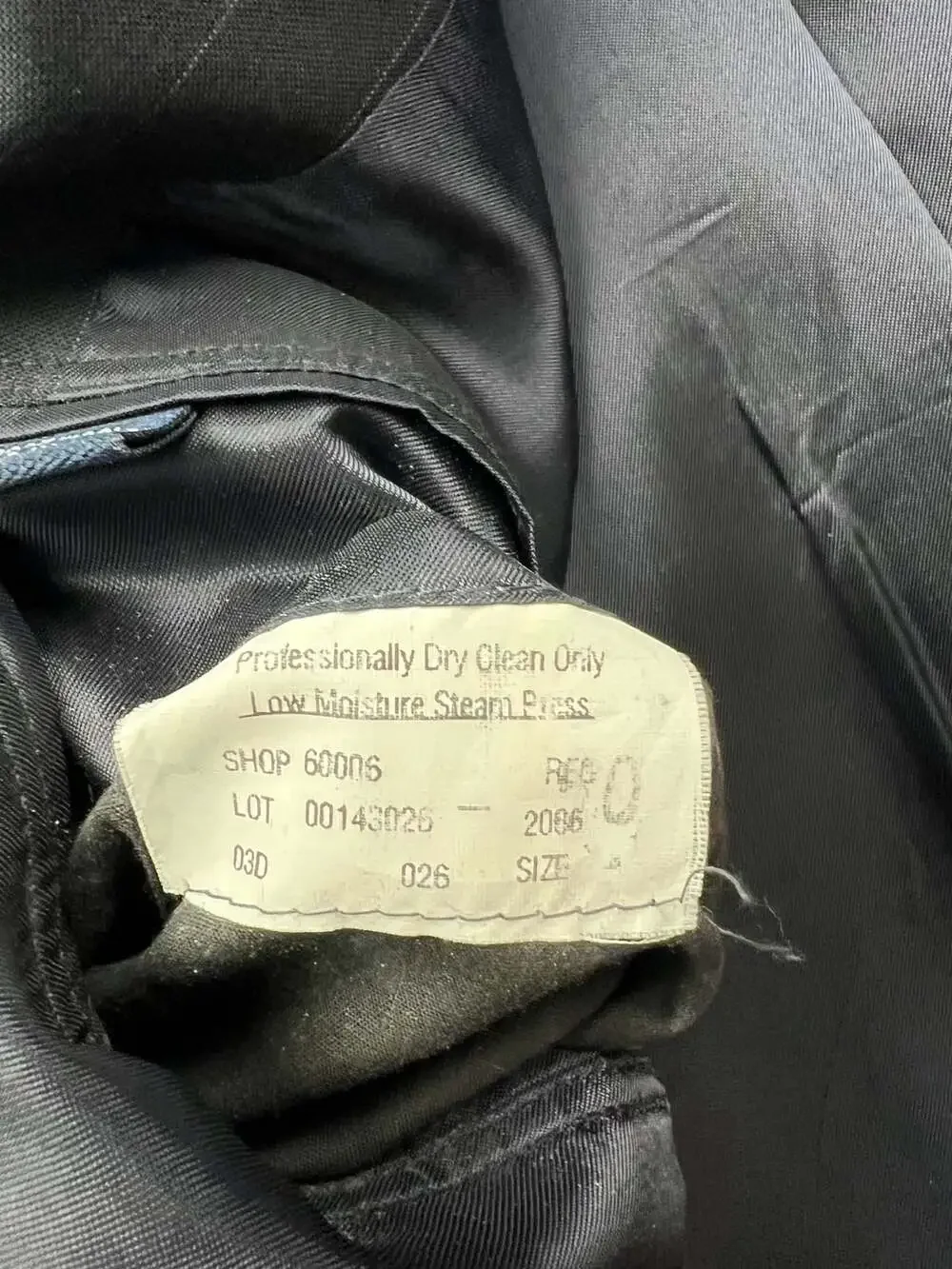 Brooks Brothers Charcoal with Pinstripe Wool Suit Jacket Estimated size 46L -see